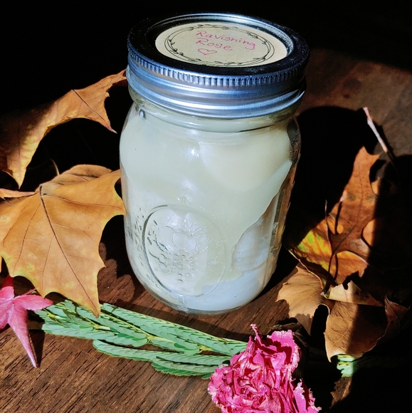 New✨Ravishing Rose Candle - Picture 5 of 6